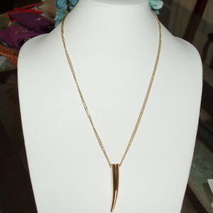 Gold horn necklace